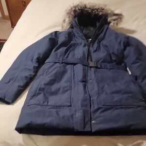 The North Face NWOT Brooklyn Navy Blue Parka with Faux Fur Trim